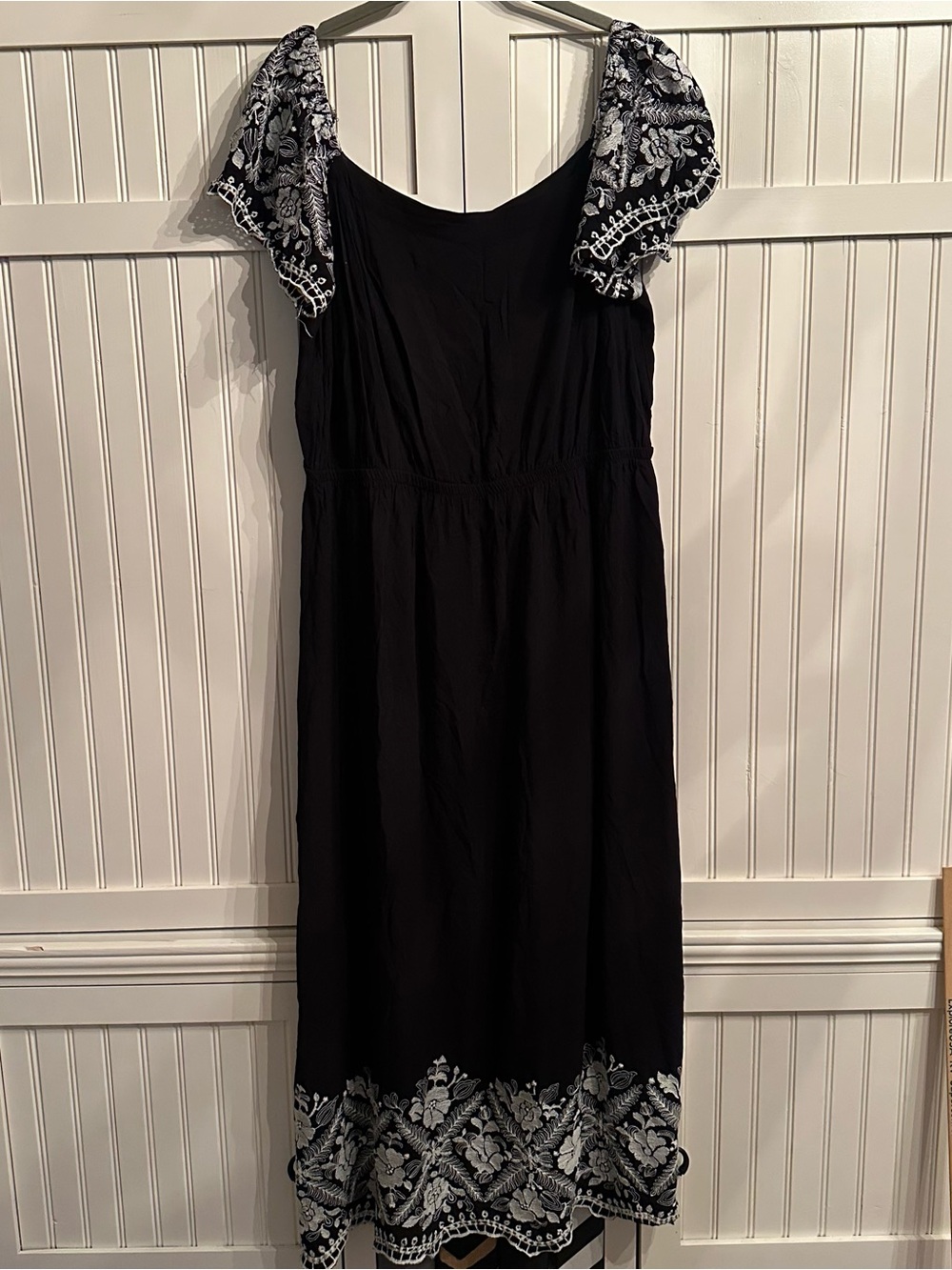 Lane Bryant Black Maxi w/White Embroidered Off the Shoulder Sleeve  & Hem Size16